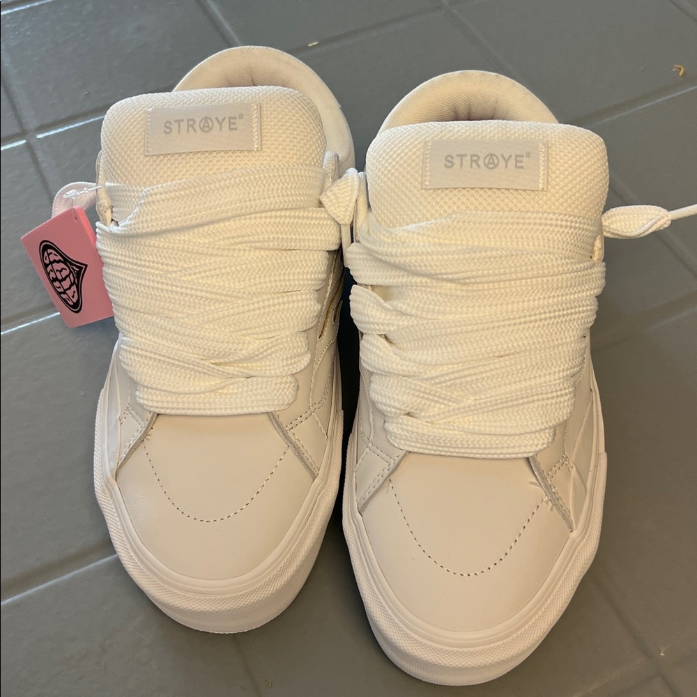 🔥STRAYE LOGAN PUFF "WHITEOUT" SKATEBOARD SHOES NIB WHITE LEATHER FLAMES - Picture 2 of 8